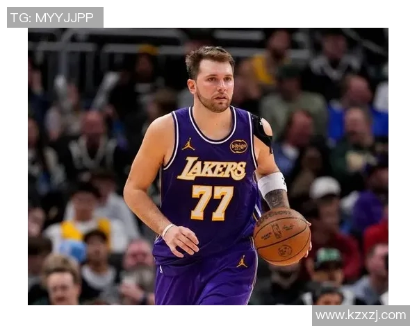 家中有事？詹姆斯为何大哭？原因曝光，和儿子拥抱，谁注意东契奇举动